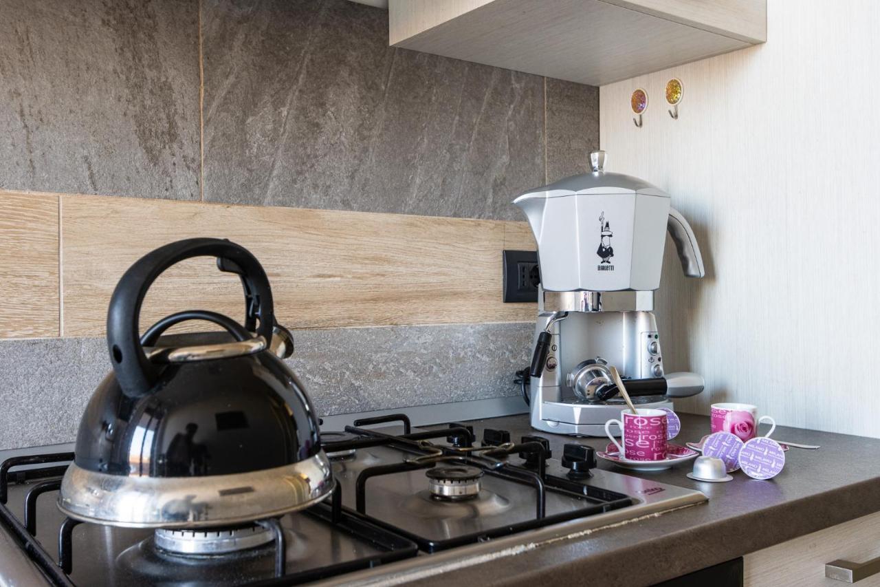 Blue Wave Apartment Arona - Lago Maggiore Exterior photo